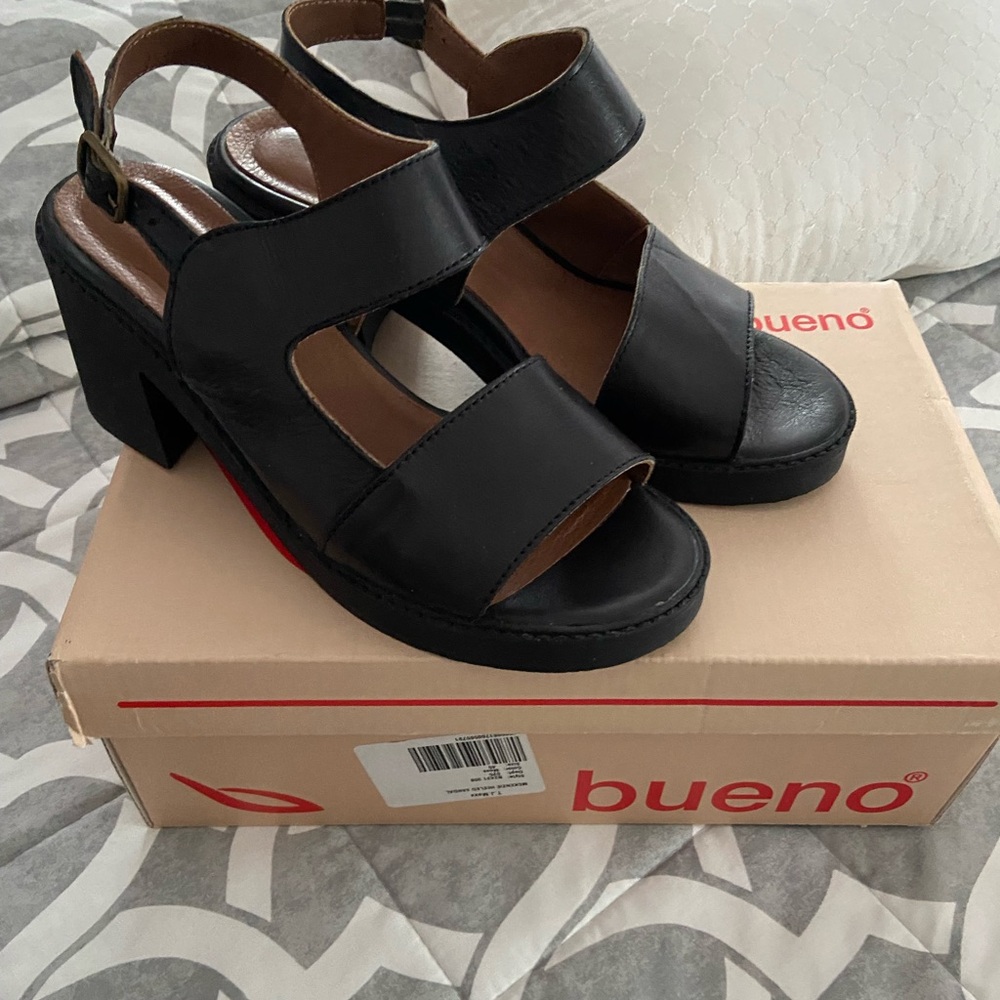 Bueno Black Chunky Heel Sandals